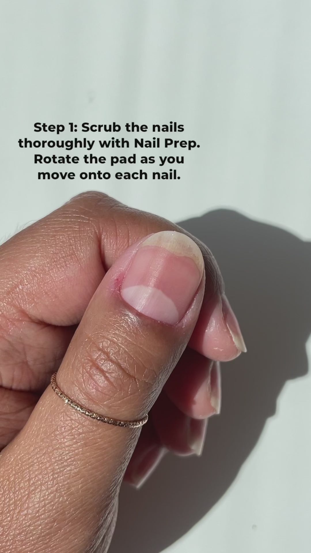 How to apply C.E.O. Mini - Dazzle Dry nail lacquer