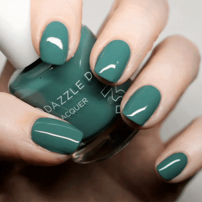 Hand Holding 3-Day Weekend Painted on the nails