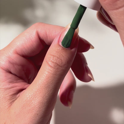 Painting Fern on nails
