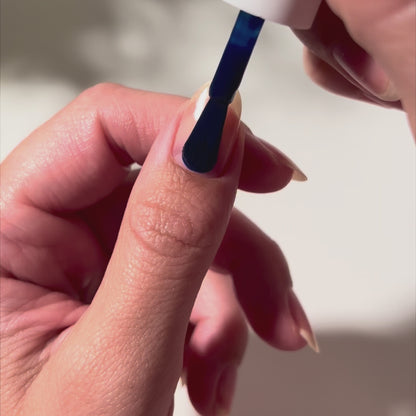 Painting Midnight Sky on nails