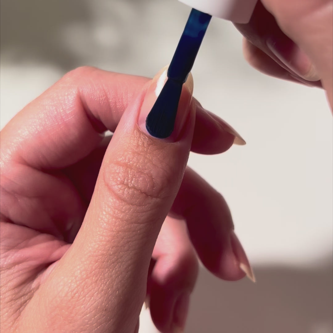 Painting Midnight Sky on nails