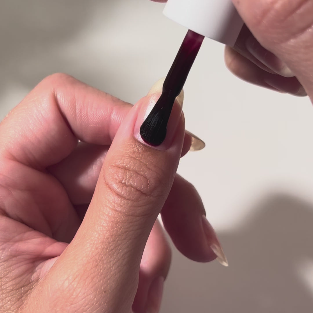 Painting Mulled Wine on nails