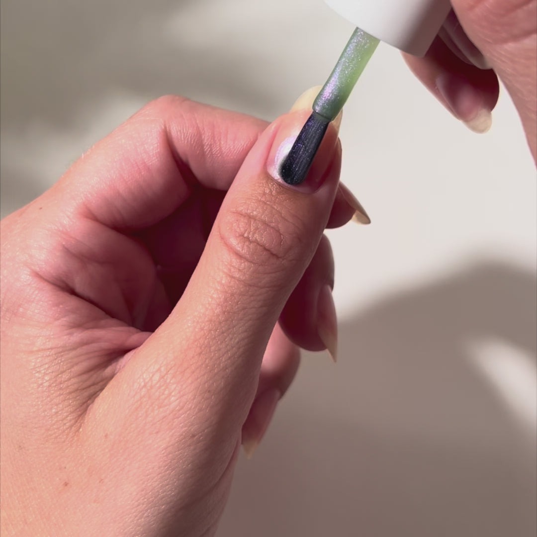 Painting Aurora on nails