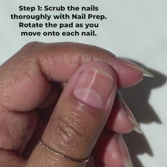 How to apply Moon Age nail lacquer