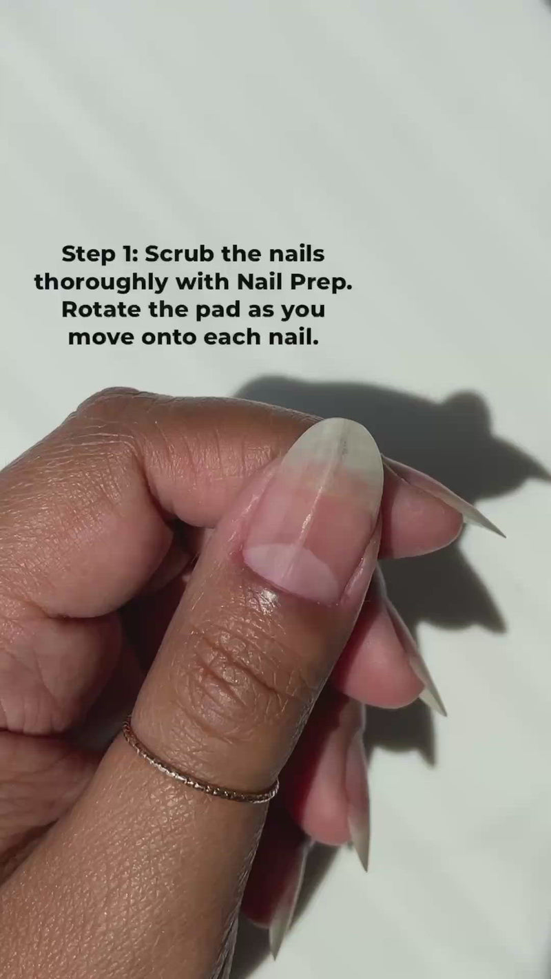 How to apply Portia's Wit nail lacquer