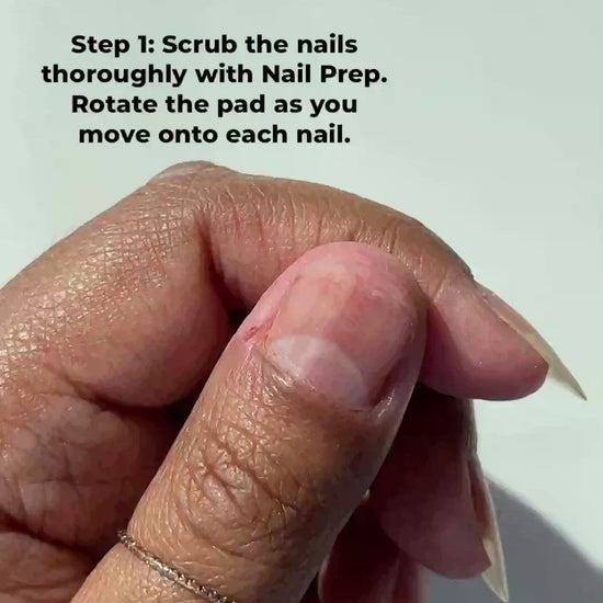 How to apply Space Lemon nail lacquer